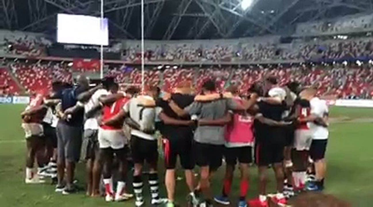 Singapour 7s : le beau moment de communion lors de Kenya - Fidji