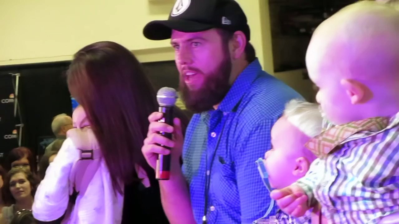 BABY MOBBED AT VLOGGERFAIR!