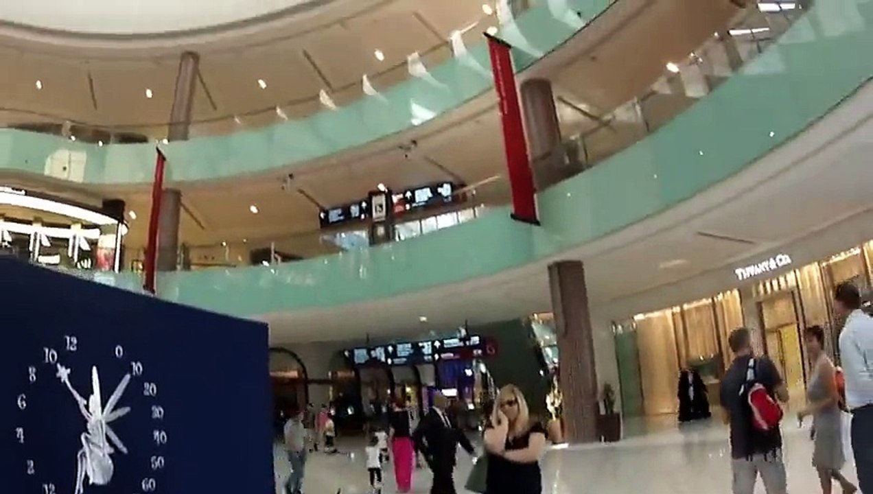 Ezan sesini ilk kez duyan minik abd'li kız