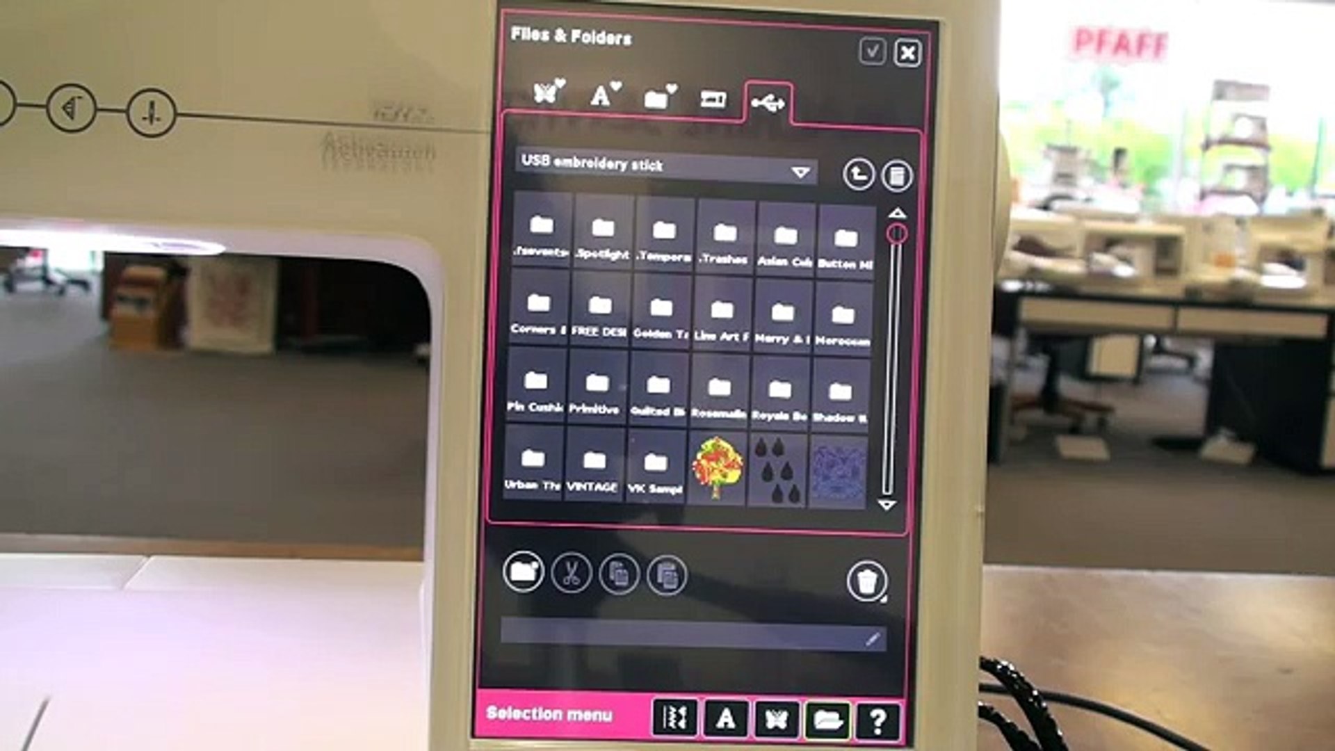 ⁣Pfaff Creative Sensation Pro, class 2 embroidery 47