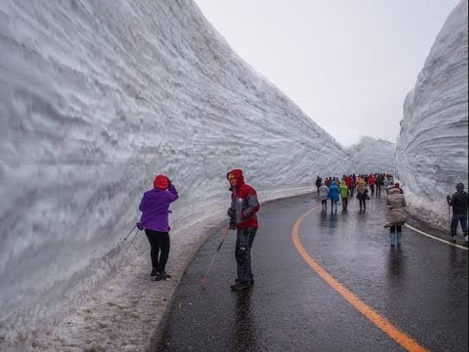 Japonyo'da 15 Metre Karın Altında Yolculuk