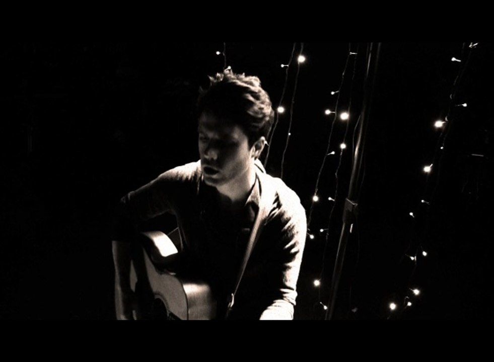 Acoustic Guitarist Greg does Marry you