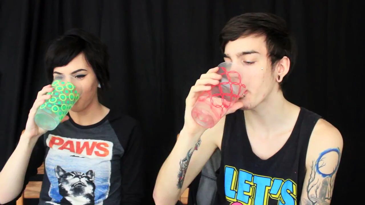 SOMEONES GETTING NAKED/WET CHALLENGE