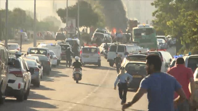 إصابة 19 إسرائيليا في تفجير حافلة بالقدس