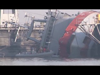 Askerî tersanede gemi yan yattı