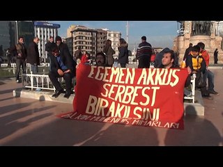 Taksim Meydanı'nda zincirli eylem