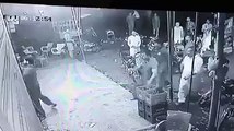 تنویر پان شاپ پر ہونے والے قتل کی ویڈیو جاری کردی گئی - CCTV FOOTAGE of Fight at Tanveer pan shop FAISALABAD