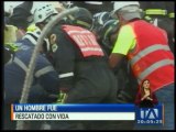 Portoviejo: un hombre fue rescatado con vida bajo los escombros