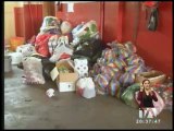Autoridades distribuyen donaciones entre los más afectados