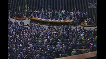 Deputados investigados na Lava Jato votam a favor do impeachment