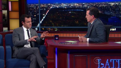 Stephen Défis Justin Theroux À Un Sourcil Agissant Du Concours