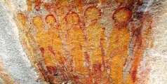 Indian Archaeologists Discover Paintings of Ancient Aliens