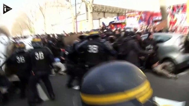 Une affiche de la CGT contre les violences policières fait polémique