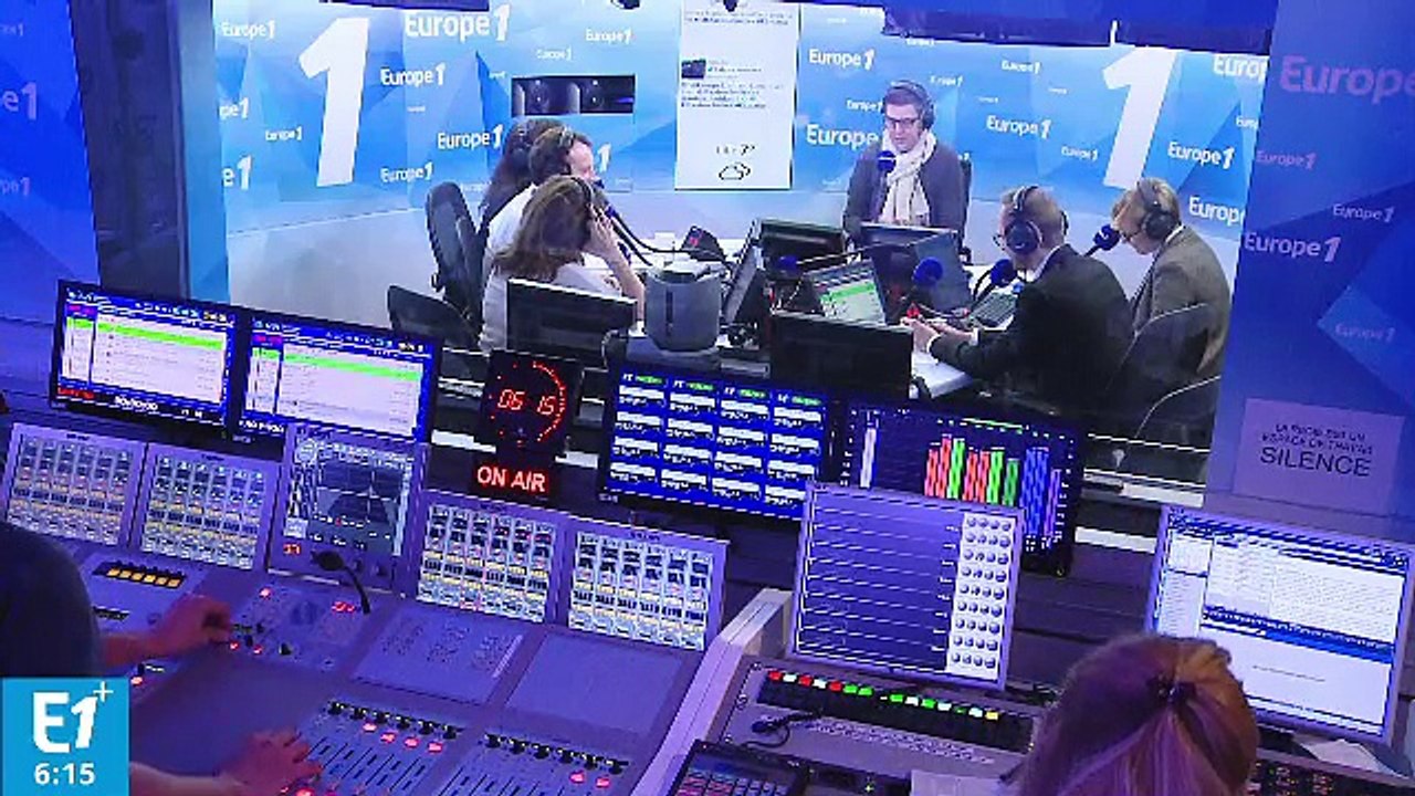 Valls fait miroiter un RSA pour les jeunes dès 18 ans