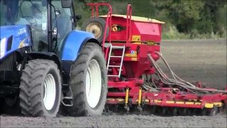 New Holland T7050 drilling with Vaderstad.mvw
