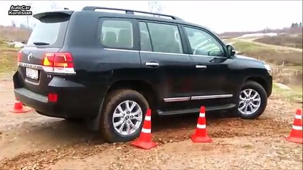 Télécharger la video: LAND ROVER RANGE ROVER SPORT VS TOYOTA LAND CRUISER 2015