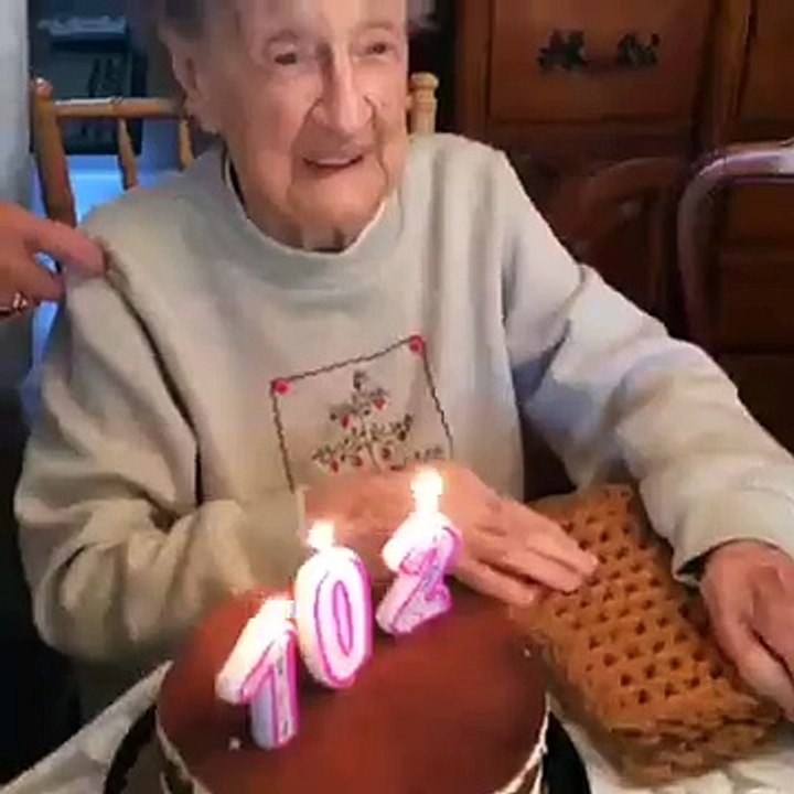 An_old_lady_celebrating_her_102th_Birthday