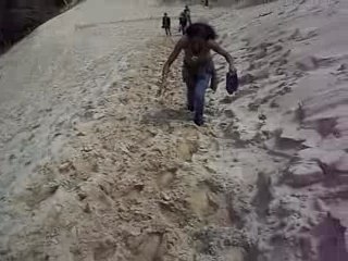 Thia monte la dune du Pyla