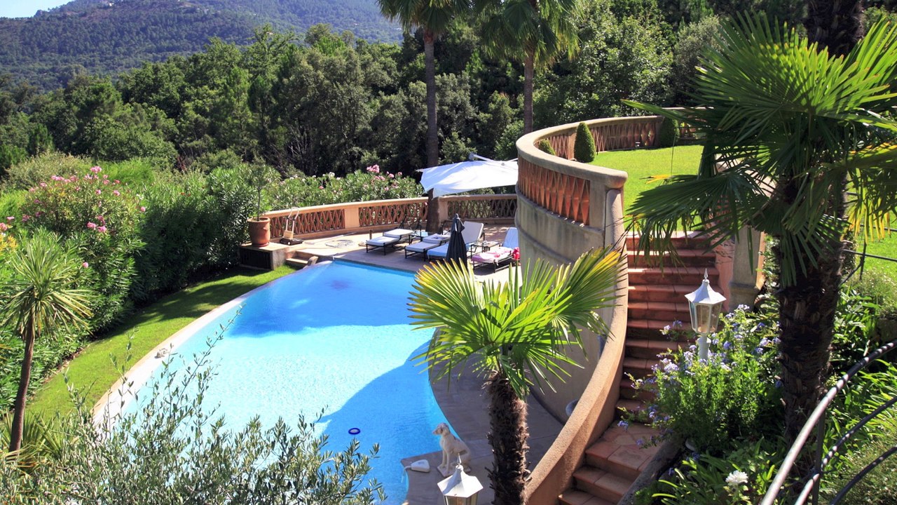 Les Adrets-De-L'Estérel  Vente Propriété - 245 m² sur terrain paysagé de 2245 m² - Vue panoramique Baie de Cannes