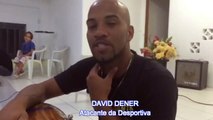 Atacante da Desportiva, David Dener toca em banda de pagode gospel