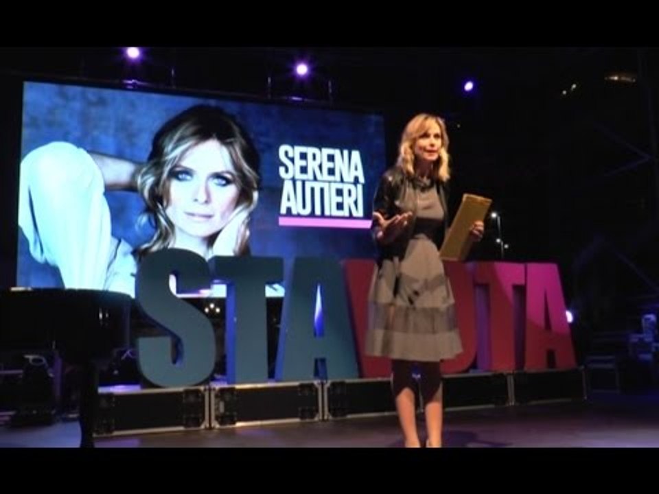 Napoli - Elezioni, Lettieri chiude con festa vip in Piazza Municipio (03.06.16)