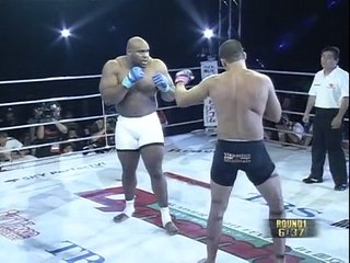 Bob Sapp vs. Minotauro Nogueira - Pride Shockwave