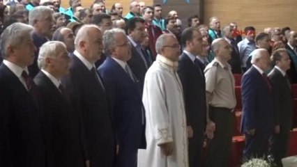 Rteü Bölüm İkincisi Anne Ödülünü Kucağındaki Kızı ile Aldı