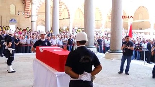 Edirne Midyat Şehidi Polis Memuru Nefize Özsoy Son Yolculuğuna Uğurlanıyor-2