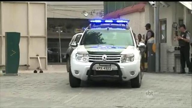 RJ: Polícia faz perícia no local onde jovem foi estuprada por mais de 30 homens