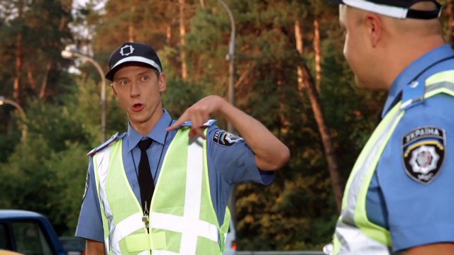 ГАИшник влюбился в блондинку — Готовьтесь посмеяться от души! Источник хорошего настроения