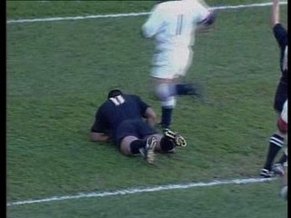 Rugby - Jonah Lomu - Smashing Player