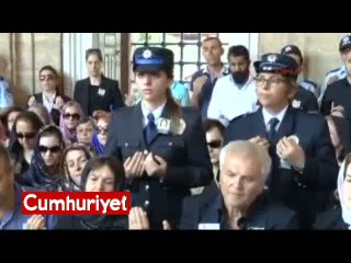 Şehit cenazesinde imam, Atatürk'ün adını anınca...