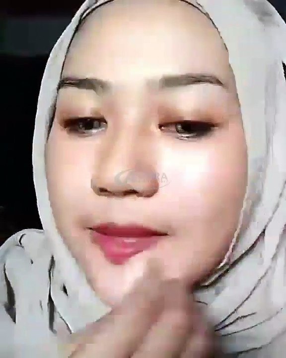 Tutorial Make Up Hijabers l Make Up Simple Hijabers Untuk Setiap Hari ala si Cantik Poppy