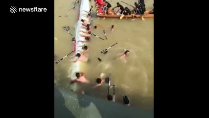 Dragon boat capsizes in southern China
