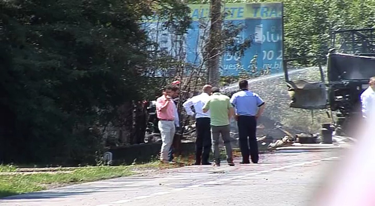 EXCLUSIV Imagini aeriene de la locul exploziei din Mihăileşti. Dezastrul seamănă izbitor cu cel din 2004