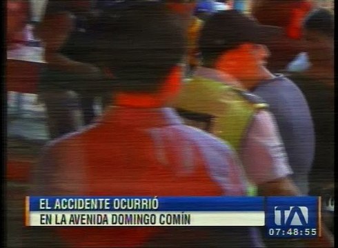 Joven de 18 años muere atropellada al caer de un bus de la metrovía