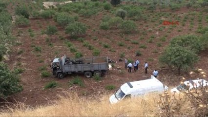 Kilis'te Devrilen Kamyonun Sürücüsü Öldü