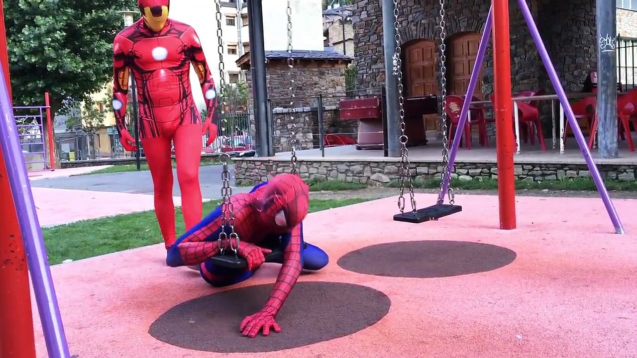 Baby Peppa Pig Fell and sick, in the same injecting Doctor Finger Family Nursery Rhymes By