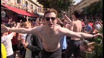Aficionados ingleses se divierten en Marsella tras altercados con la policía