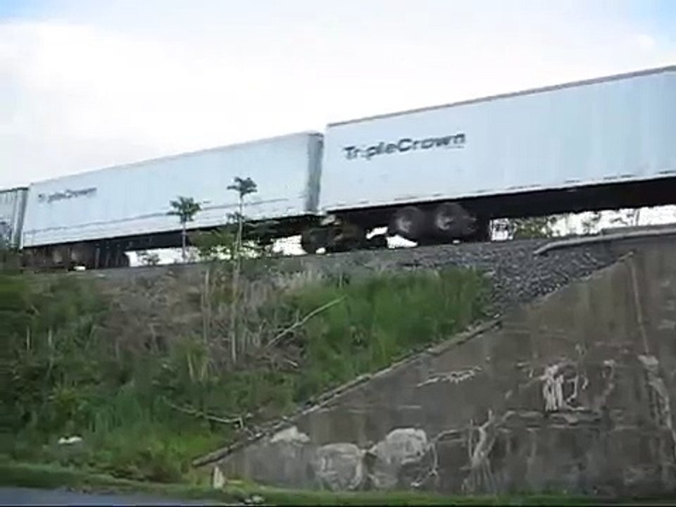 Norfolk Southern: Underneath the Roadrailer