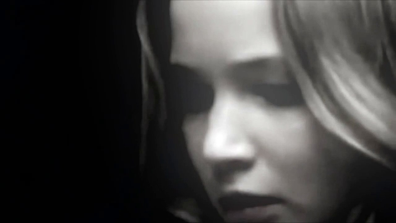 Iris&Robert • "...I'm starring at the mess I made".