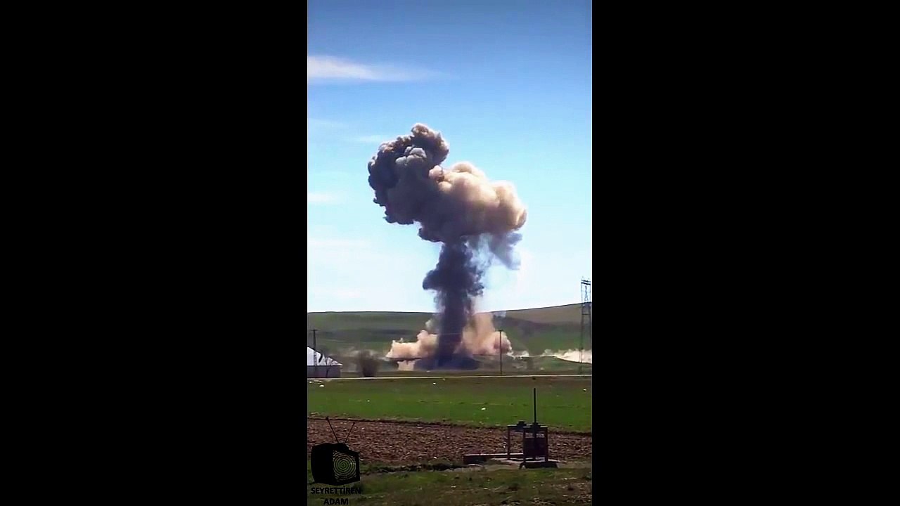 Van Erciş'te Bomba Yüklü Kamyon Böyle Patlatıldı