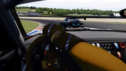 Tester un jeu de course automobile en mélangeant le réel et la réalité virtuelle
