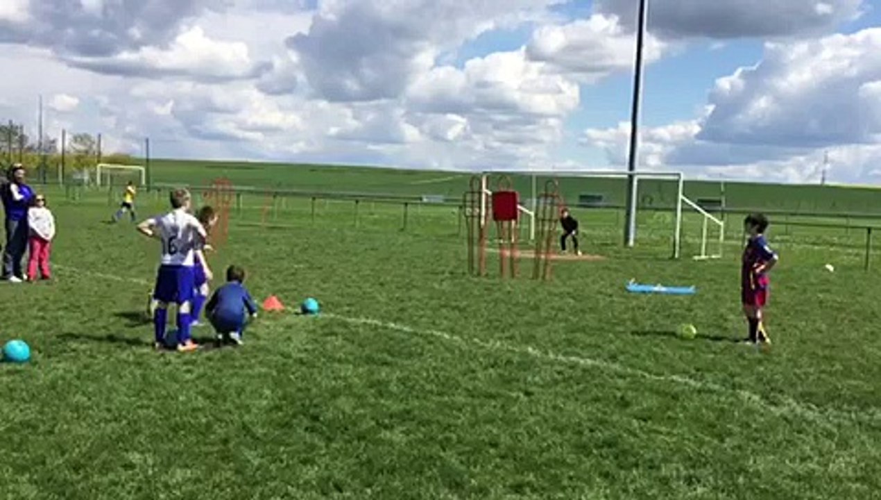 Coup franc de Tim et superbe arrêt de Jules.