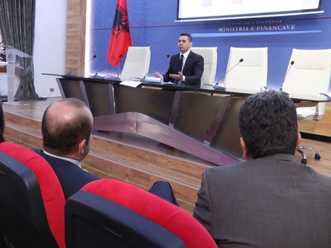 Report TV - Ahmetaj:Ekonomia në rritje, ka 173 mijë vende pune, rekord investimet