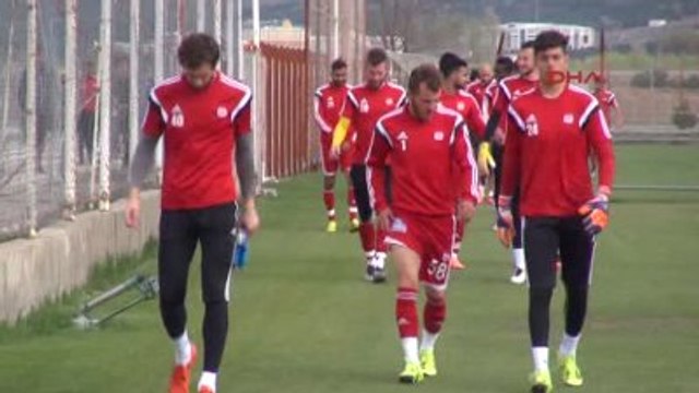 Medicana Sivasspor Teknik Direktörü Bakkal Yarış Devam Edecek