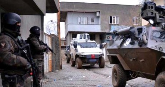 Öldürülen PKK'lı İçin Okutulan Mevlidi Polis Bastı: 6 Gözaltı