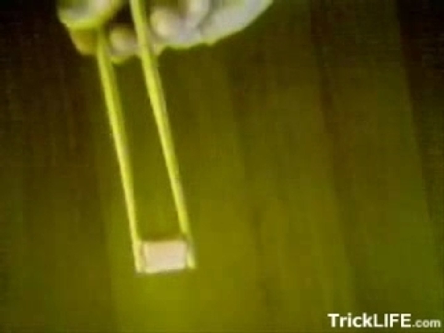 ⁣How to use chopsticks