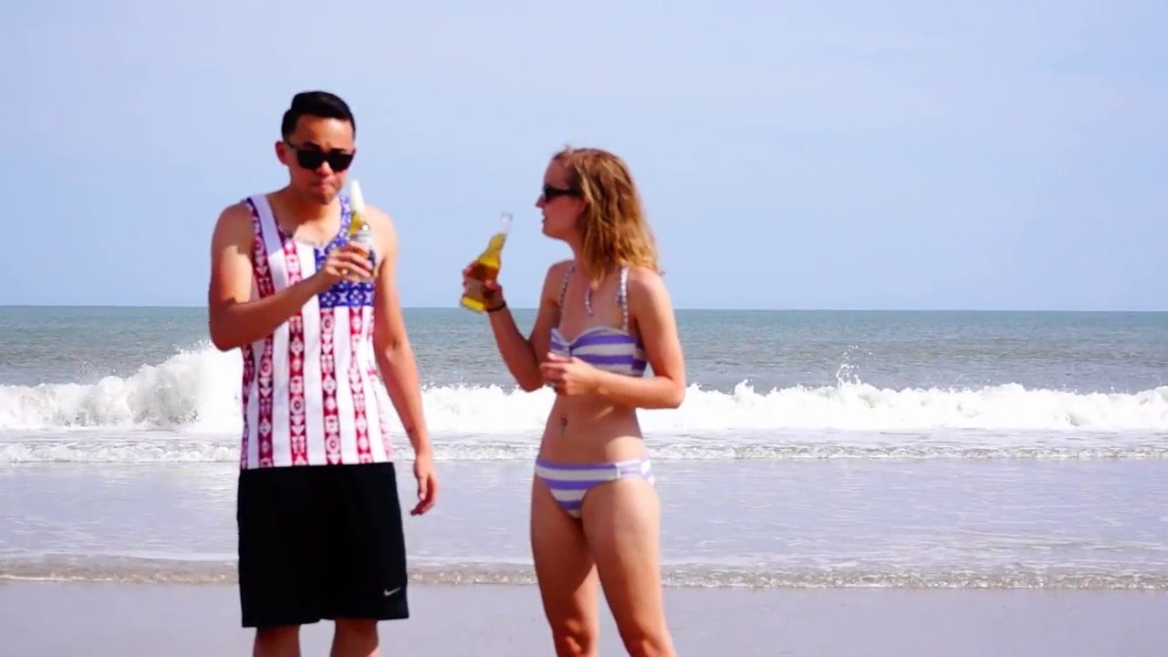 Corona  Extra "The Beach, Sharing and Friends" Commercial