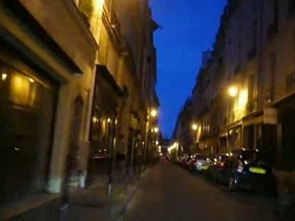 Paris 3eme rue Charlot